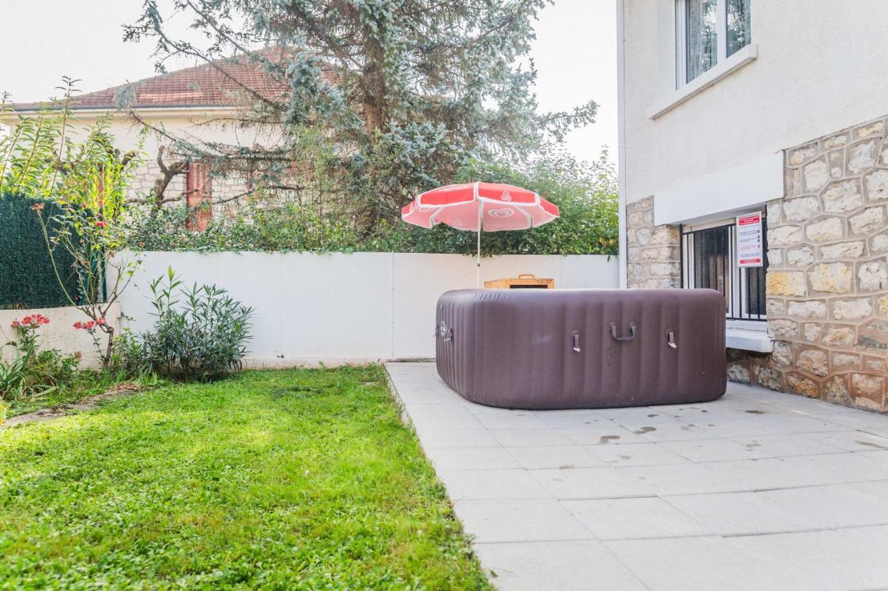 Les Rosiers - Maison Avec Jacuzzi Бриве-ла-Гаилларде Экстерьер фото
