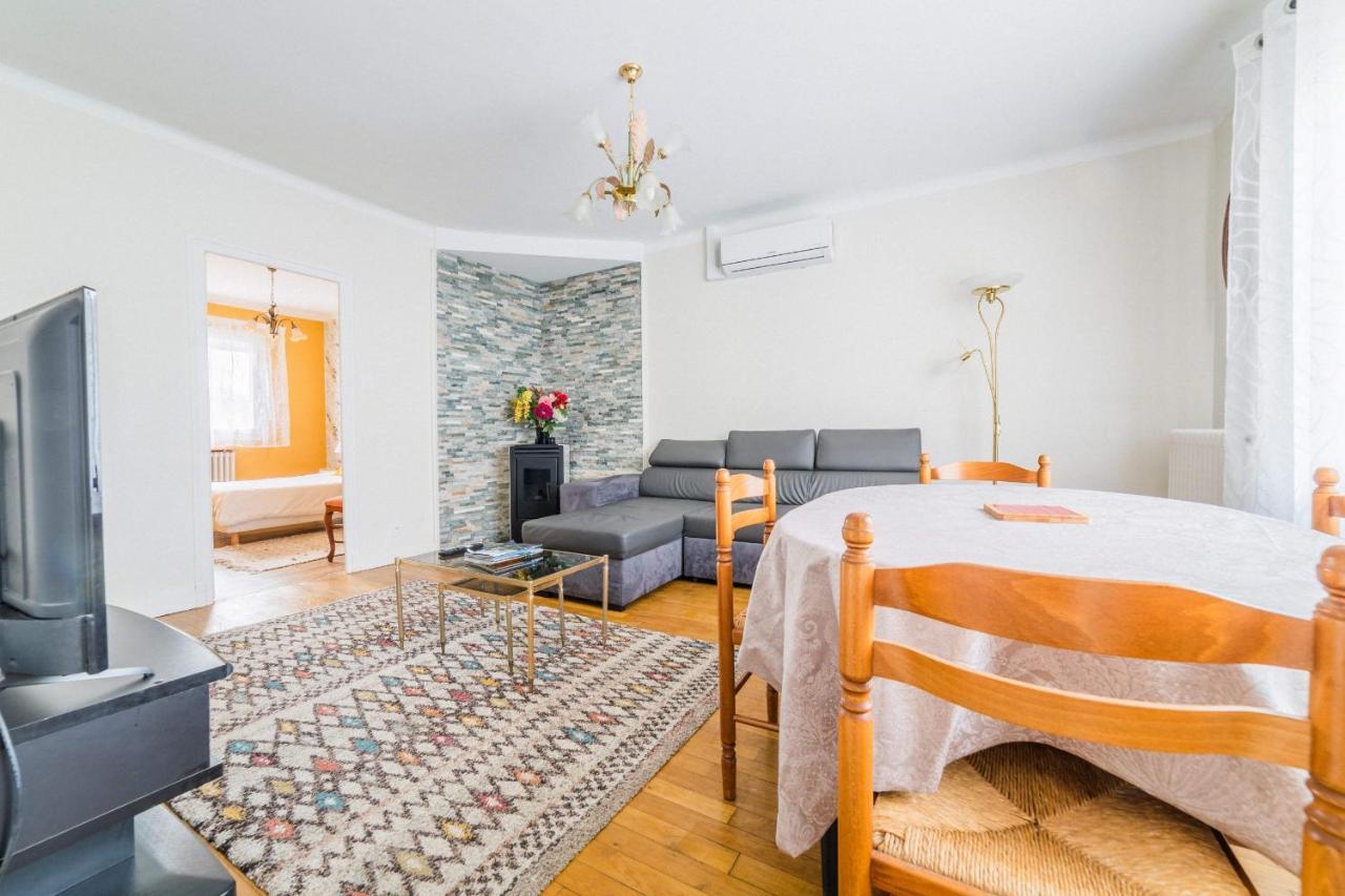 Les Rosiers - Maison Avec Jacuzzi Бриве-ла-Гаилларде Экстерьер фото